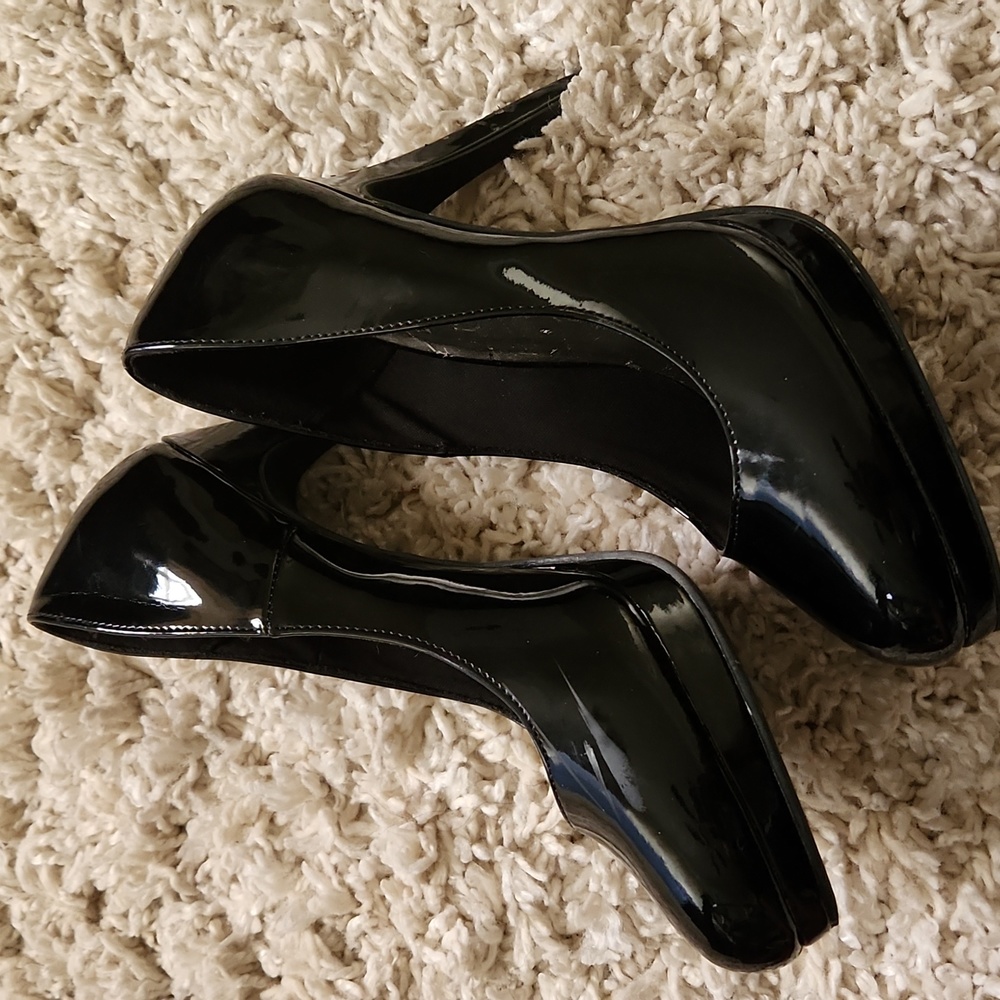 Shoes - Picture 2 of 3